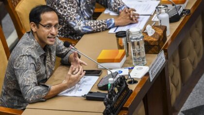 Kejagung membuka peluang memanggil eks Mendikbud Ristek Nadiem Makarim di kasus korupsi Program Digitalisasi Pendidikan periode 2019-2022. (ANTARA FOTO/GALIH PRADIPTA)