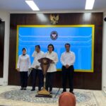 Bantuan Subsidi Upah Rp600.000 Cair ke Pekerja dan Guru Honorer Mulai Juni 2025, Ini Kriterianya (Foto: Okezone)