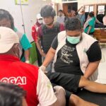 Korban Joni Hendra, saat hendak dilarikan ke Puskesmas Bilorai, Kabupaten Intan Jaya, namun nyawanya tak terselamatkan karena luka serius yang dialami akibat ditembak anggota KKB di Kampung Wandoga, Distrik Sugapa, Kabupaten Intan Jaya, Jumat (25/7/2025).(KOMPAS.COM/DOK SATGAS DAMAI CARTENZ)