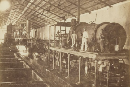 Instalasi Pabrik Gula di Jawa pada 1895. (Foto : KITLV).