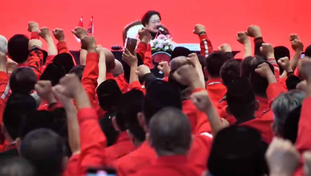 Drama Haru Kongres PDI-P: Hasto Kristiyanto Bebas Amnesti, Sambut Megawati dengan Isak Tangis