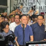 Momen Mantan Menteri Perdagangan Thomas Trikasih Lembong atau Tom Lembong resmi bebas dari Rumah Tahanan (Rutan) Cipinang, Jakarta Timur, pada Jumat malam (1/8/2025)/Bisnis-Jessica Gabriela Soehandoko