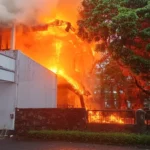 rumah terbakar di Jalan Cilamaya, Kota Bandung. (AyoBandung.com/Gilang Fathu Romadhan)