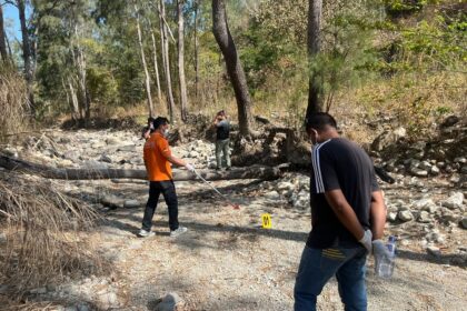 Aparat Polres Belu, NTT, sedang olah tempat kejadian perkara di wilayah Timor Leste (Dokumen Polda