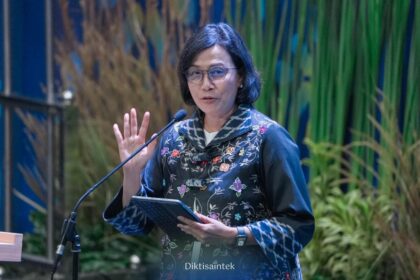 Menteri Keuangan Sri Mulyani dalam acara Konvensi Sains, Teknologi, dan Industri Indonesia (KSTI) yang digelar di Sasana Budaya Ganesha (Sabuga) Institut Teknologi Bandung (ITB), Jalan Tamansari, Kota Bandung, Jawa Barat, Kamis (7/8/2025).(Dok. Humas ITB)