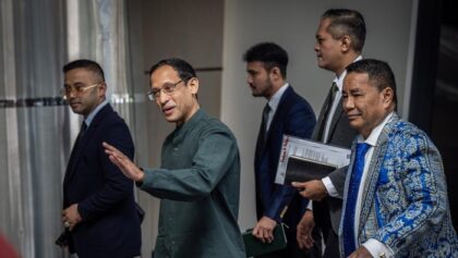 Nadiem Makarim saat tiba di Kejagung (ANTARA FOTO/Bayu Pratama S)