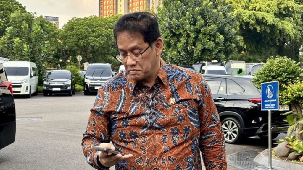 Menteri Keuangan (Menkeu) Purbaya Yudhi Sadewa di Istana Kepresidenan, Jakarta, Rabu (10/9/2025), untuk menghadap Presiden Prabowo Subianto. ANTARA/Genta Tenri Mawangi.