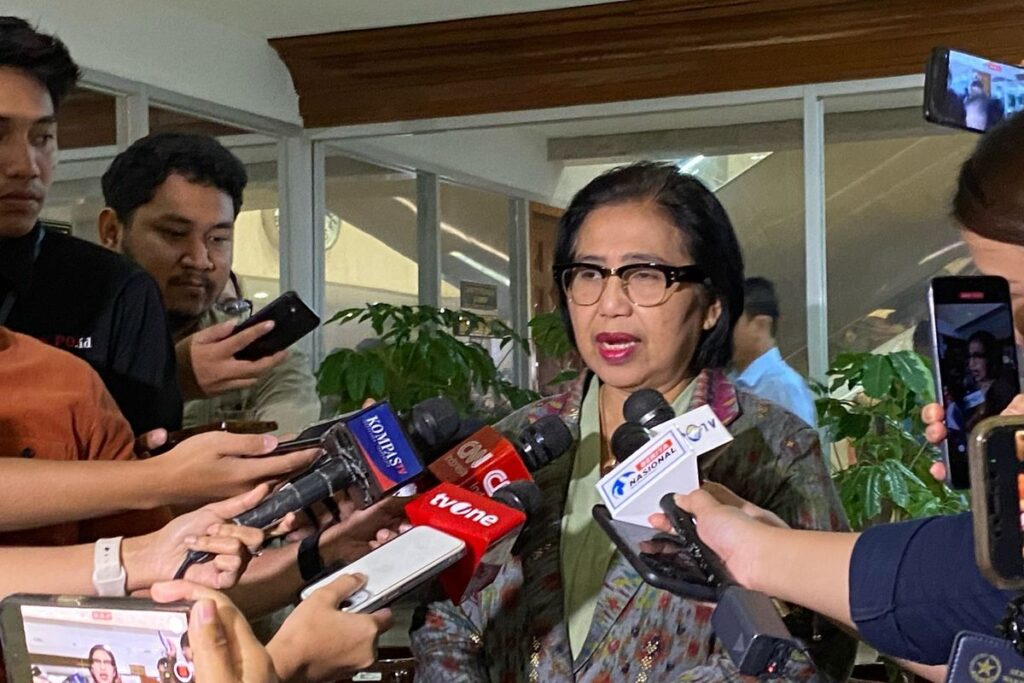 Anggota Komisi IX DPR RI, Irma Suryani Chaniago di Kompleks Parlemen, Senayan, Jakarta, Selasa (4/3/2025).(KOMPAS.com/FIKA NURUL ULYA)