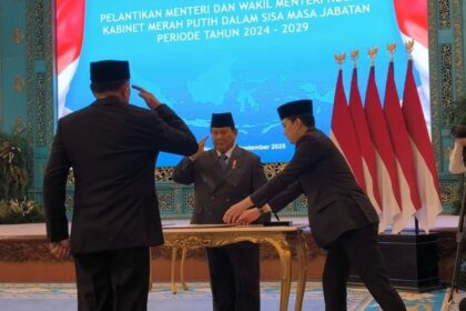 Presiden RI Prabowo Subianto melantik sejumlah menteri dan wakil menteri baru di Istana Negara, Jakarta, Rabu (17/9/2025).(KOMPAS.com/Rahel)