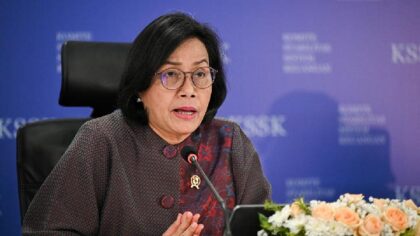 Menteri Keuangan Sri Mulyani Indrawati menyampaikan hasil rapat berkala Komite Stabilitas Sistem Keuangan (KSSK) di Kantor LPS, Jakarta, 28 Juli 2025. Antara/Fauzan