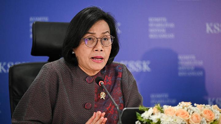 Menteri Keuangan Sri Mulyani Indrawati menyampaikan hasil rapat berkala Komite Stabilitas Sistem Keuangan (KSSK) di Kantor LPS, Jakarta, 28 Juli 2025. Antara/Fauzan