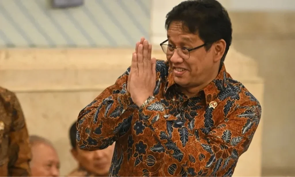 Menteri Keuangan Purbaya Yudhi Sadewa bersiap mengikuti Sidang Kabinet Paripurna di Istana Negara, J akarta, Senin (20/10/2025).ANTARA FOTO/Aditya Pradana Putra