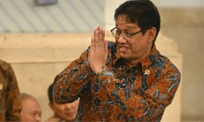 Menteri Keuangan Purbaya Yudhi Sadewa bersiap mengikuti Sidang Kabinet Paripurna di Istana Negara, J akarta, Senin (20/10/2025).ANTARA FOTO/Aditya Pradana Putra