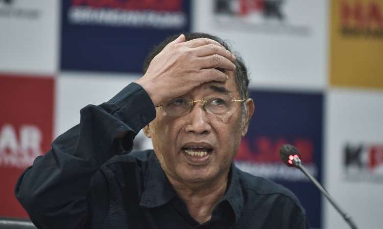 Ketua Dewan Pengawas KPK Gusrizal memaparkan laporan kinerja Dewas KPK Semester I 2025 di Gedung ACLC KPK, Jakarta Selatan, Kamis (21/8/2025). ANTARA FOTO/Fakhri Hermansyah