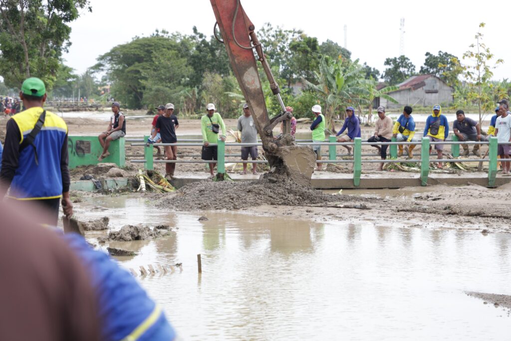 Gubernur Ahmad Luthfi Tagih Janji Menteri PU Soal Jalan. Photo: Humas JatengProv.go.id