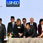 Presiden Republik Indonesia Prabowo Subianto menyaksikan penandatanganan 11 MoU senilai US$38,3 miliar atau Rp650,07 triliun antara pelaku usaha RI-AS dalam sesi roundtable Business Summit yang diselenggarakan oleh US-ABC di Gedung U.S. Chamber of Commerce, Washington, DC, pada Rabu (18/2/2026). Foto: BPMI Sekretariat Presiden