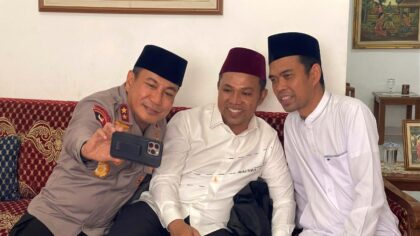 Abdull Wahid foto bersama Ustadz Abdul Somad dan Kapolda Riau Irjen Pol. Dr. Herry Heryawan, S.I.K., M.H., M.Hum. Foto: Istimewa