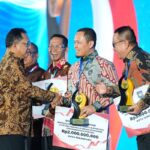 Wali Kota Pekanbaru Agung Nugroho menerima penghargaan dari Mendagri dalam Forum Akselerator Negeri di Kota Palembang, Sabtu (25/4/2026) karena dinilai berhasil menanggulangi kemiskinan dan menekan angka stunting.(DOK. PEMKOT PEKANBARU)