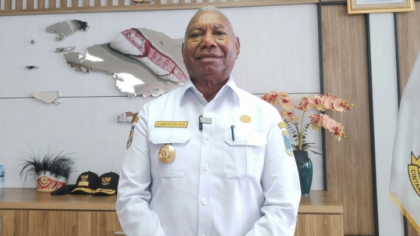 Drs Dominggus Mandacan M.Si. headlinesia.com