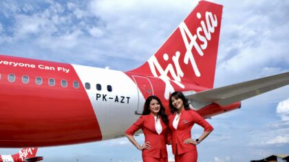 Pesawat Air Asia dan Crew Cabin
