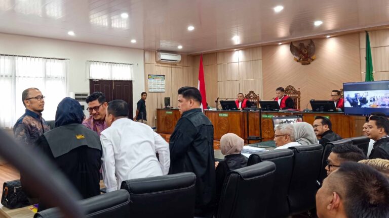 suasana sidang perkara Abdul Wahid