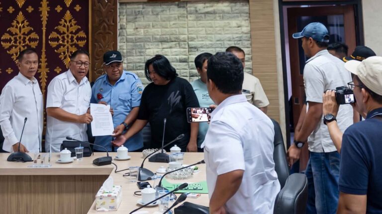 DPRD Dumai Desak PT SDS Hentikan Pembangunan Pagar Tanpa Izin. headlinesia.com