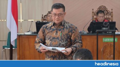 Kesaksian Syahrial Abdi Selaku Skretaris Daerah Provinsi Riau tentang perjuangan Abdul Wahid mengatasi fiskal daerah. headlinesia.com