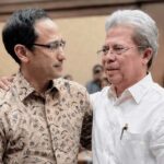 Sidang Nadiem_nadiem_berbincang_ringan_dengan_todung_mulya_lubis. foto. Istimewa