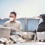 Kepala Staf Kepresidenan (KSP) Jenderal TNI (Purn) Dudung Abdurachman saat sidak 2 SPPG di kawasan Kebon Jeruk dan Grogol Petamburan, Jakarta Barat, Selasa (12/5/2026), Foto: KSP