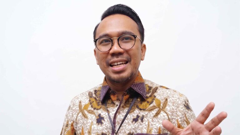 Kemal Shahab, Advokat Abdul Wahid