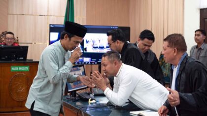 UAS menjadi saksi pada persidangan Gubernur Non Aktif Abdul Wahid. Amriyadi/headlinesia