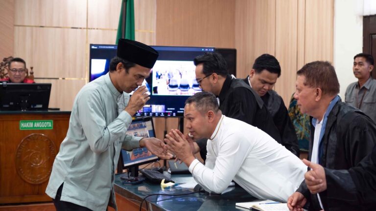 UAS menjadi saksi pada persidangan Gubernur Non Aktif Abdul Wahid. Amriyadi/headlinesia