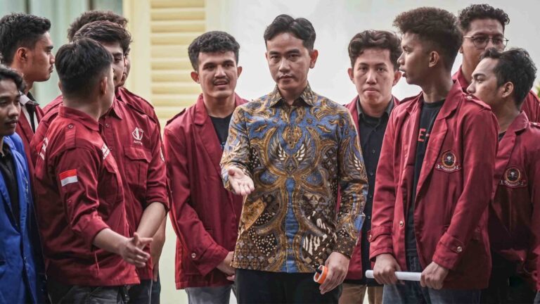 Wapres Gibran Rakabuming Raka Temui 15 Utusan Mahasiswa untuk berdialog