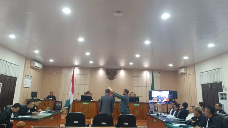 Saksi Ahli Saat diambil sumpah