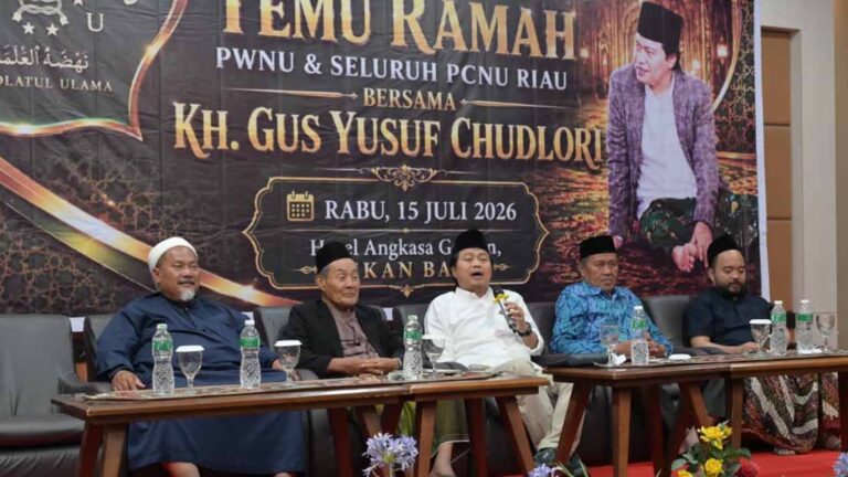 Bakal calon Ketua Umum PBNU 2026-2031, KH Yusuf Chudlori, bersilaturahmi ke Riau. Headlinesia/AB