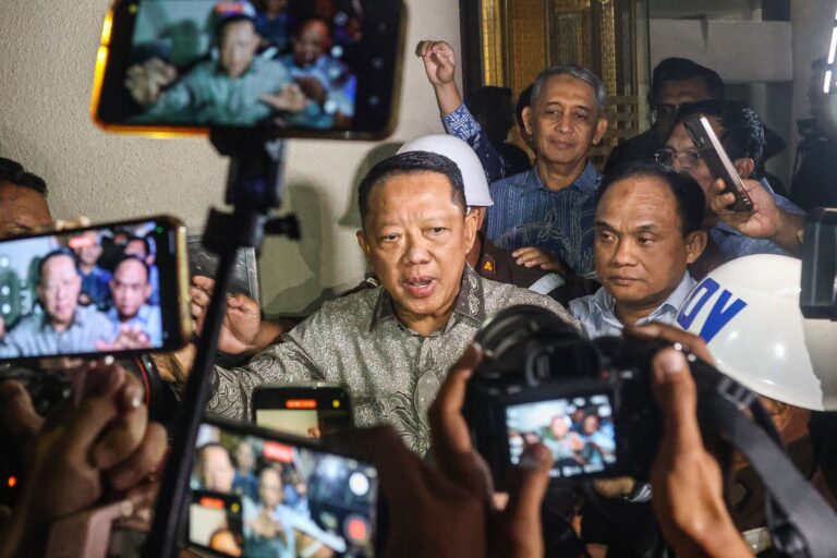 Kuasa hukum mantan Jampidsus Febrie Adriansyah, Febri Diansyah, meminta semua pihak menghormati proses hukum dalam permohonan praperadilan (ANTARA FOTO/Darryl Ramadhan)