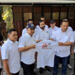 Relawan Gibran Penerus Jokowi (GPJ) menemui Presiden ke-7 Jokowi di Solo, Jawa Tengah, Selasa (11/8/2026).(KOMPAS.com/Labib Zamani)