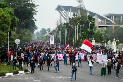 Demo Kabut Asap tahun 2015 dengan jumlah massa aksi 5.000 lebih, dari Mahasiswa UIN Suska Riau. Foto: Shodik Purnomo